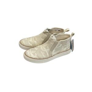 NWT TOMS Women's Bryce Camo Canvas Mid Cut Slip On Sneakers Size 9.5